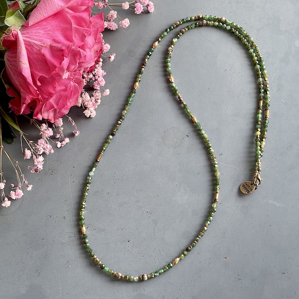 Collier MAZASKA 80 cm en fuschite-2