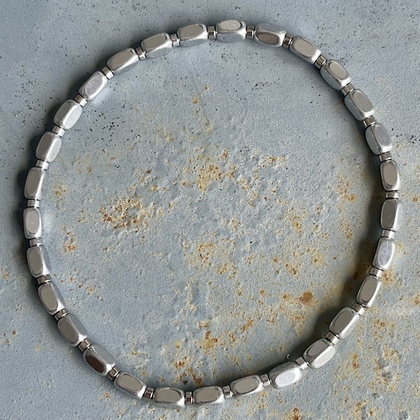 Bracelet en hématite argentée-2