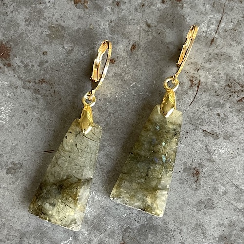 Boucles d’oreilles OWI 914 en labradorite-2