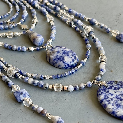 Les colliers en jaspe blue spot-1