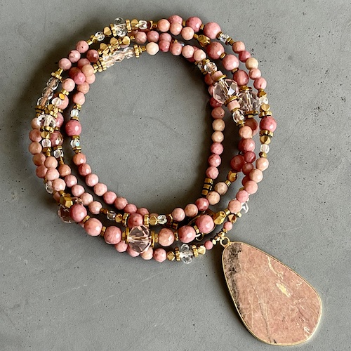 Sautoir NAPYUKA 90 cm en rhodonite