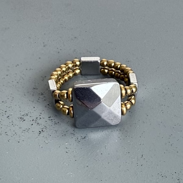 Bague double dorée en terahertz-1