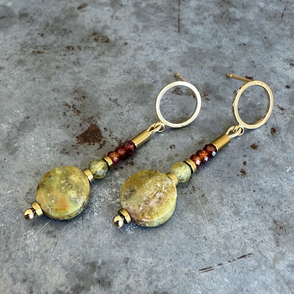 Boucles d'oreilles Owi 1064 en grenat vert et orange