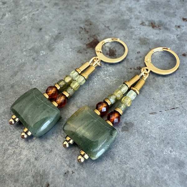 Boucles d'oreilles Owi 1067 en grenat vert et orange