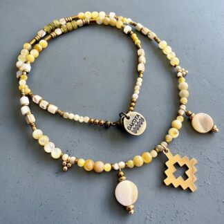 Collier NATAKE 45 cm en coquillage jaune