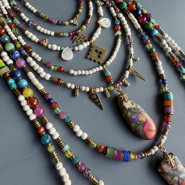 Colliers en howlite blanche SS25-1