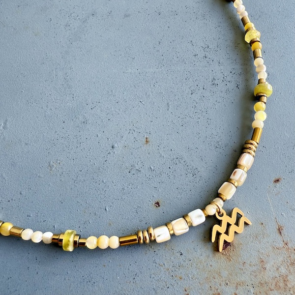 Ras du cou TOPA 40 cm en coquillage jaune-1