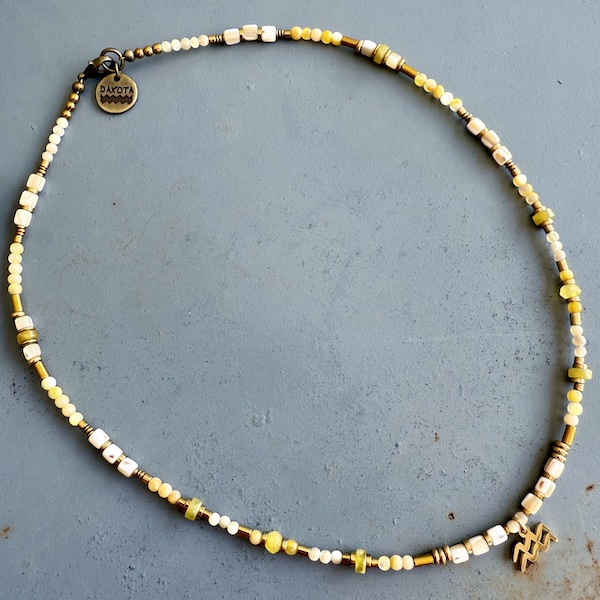 Ras du cou TOPA 40 cm en coquillage jaune