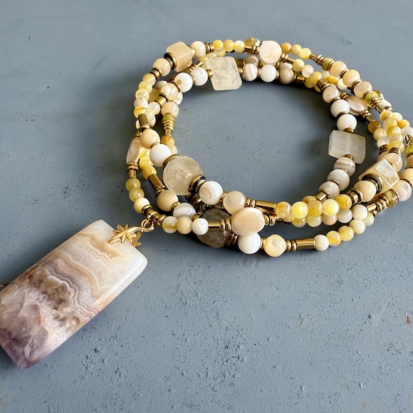 Sautoir NAPYUKA 95 cm en coquillage jaune-3