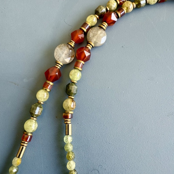 Sautoir NAPYUKA 95 cm en grenat vert-4