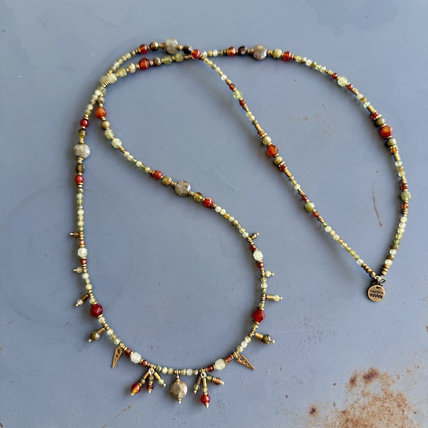 Sautoir TANKA 110 cm en grenat vert-3