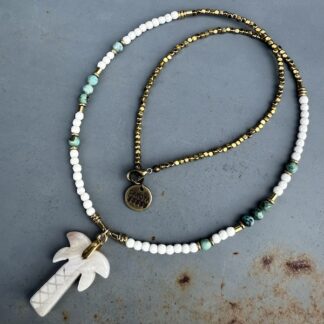 Collier PALM 50 cm en howlite blanche et turquoise africaine