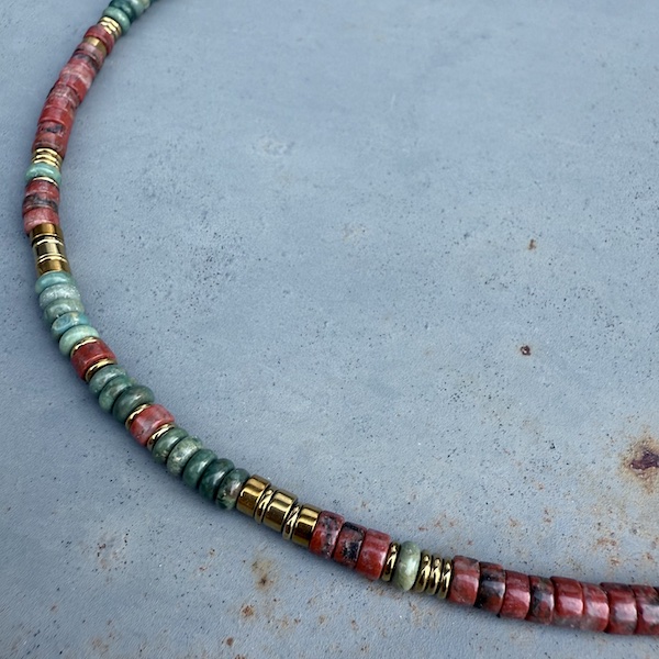 Collier SURF 45 cm en jaspe sésame rouge et turquoise africaine-1