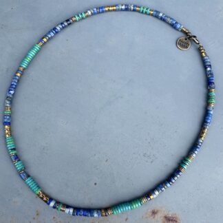 Collier SURF 45 cm en sodalite et howlite verte