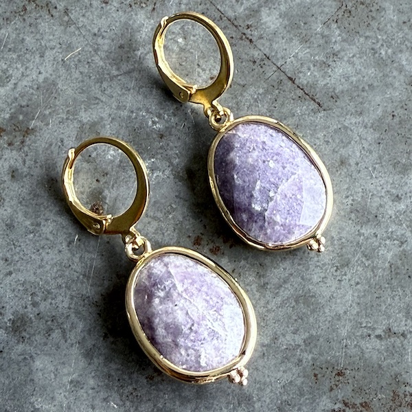 Boucles d'oreilles OWI 1099 en mica lépidolite