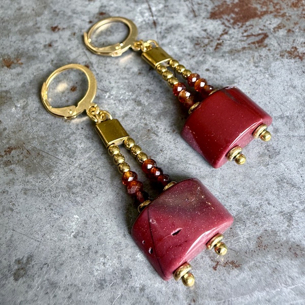 Boucles d'oreilles OWI 1127 en grenat et mookaite-2