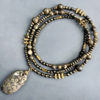 Collier COKATA 75 cm en pyrite
