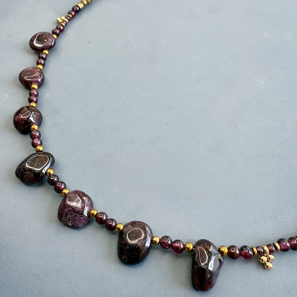 Collier NATAKE 45 cm en grenat-2