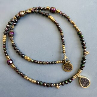 Collier NATAKE 45 cm en hématite noire scarabée