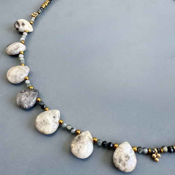 Collier NATAKE 45 cm en oeil de faucon-2