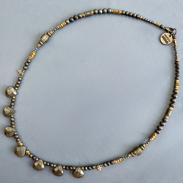 Collier NATAKE 45 cm en pyrite-1