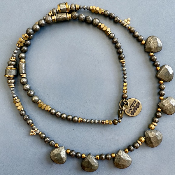 Collier NATAKE 45 cm en pyrite