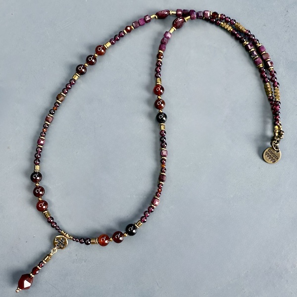 Collier SAKOWI 60 cm en grenat-1