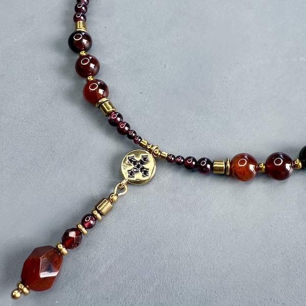 Collier SAKOWI 60 cm en grenat-2