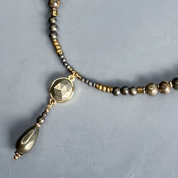 Collier SAKOWI 60 cm en pyrite – Image 2