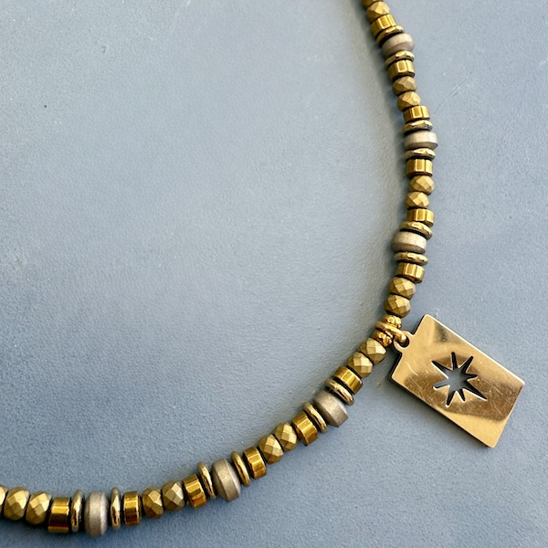 Collier : bracelet triple tours YAMNI 53 cm en hématite bronze mat-2