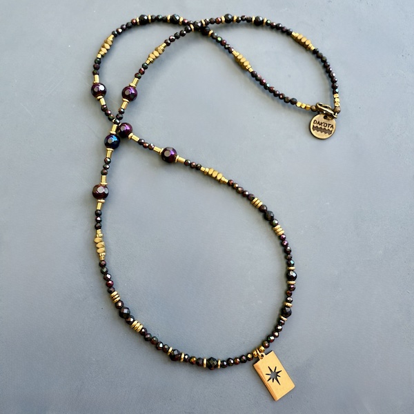 Collier : bracelet triple tours YAMNI 53 cm en hématite noire scarabée-1