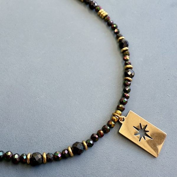 Collier : bracelet triple tours YAMNI 53 cm en hématite noire scarabée-2