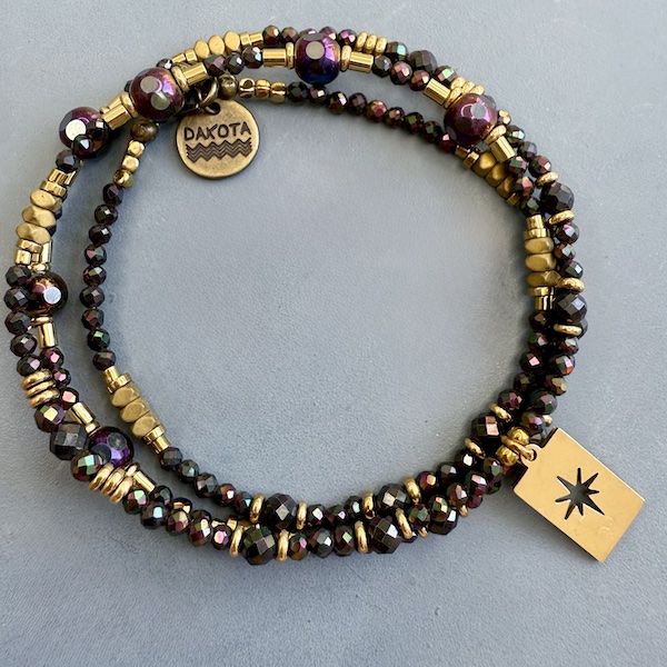 Collier : bracelet triple tours YAMNI 53 cm en hématite noire scarabée