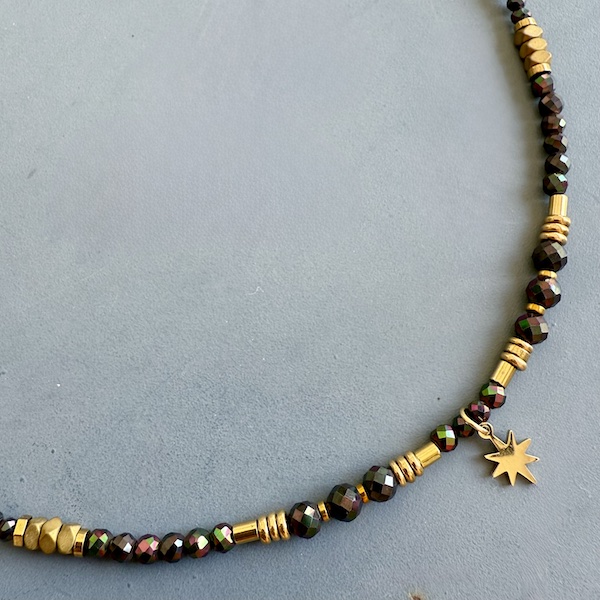 Ras du cou TOPA 40 cm en hématite noire scarabée-1