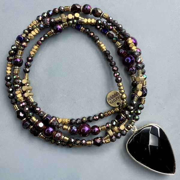 Sautoir NAPYUKA 95 cm en hématite noire scarabée