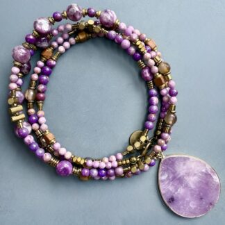 Sautoir NAPYUKA 95 cm en mica lépidolite