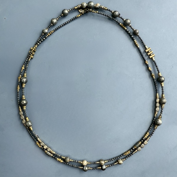 Sautoir TANKA 110 cm en pyrite-3