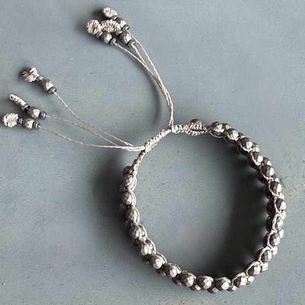 Bracelet macramé 3 rangs hématite argent mat-1