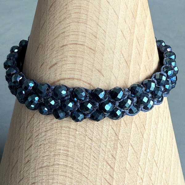 Bracelet macramé 3 rangs hématite bleu paon-2