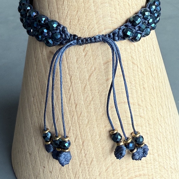 Bracelet macramé 3 rangs hématite bleu paon-3