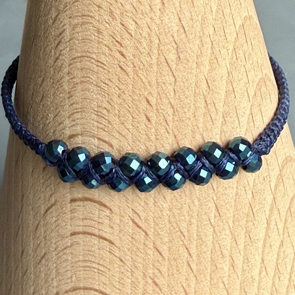 Bracelet macramé double hématite bleue paon-1