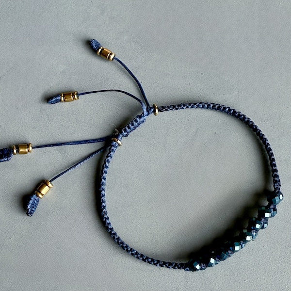 Bracelet macramé double hématite bleue paon-3
