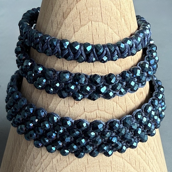 Bracelets macramé hématite bleu paon