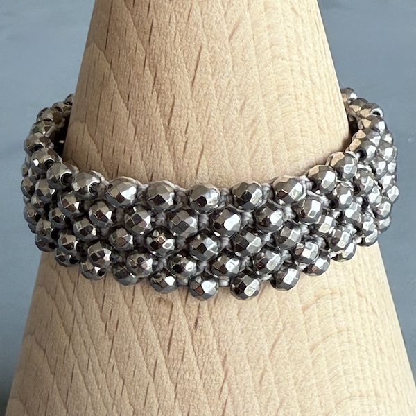 Manchette macramé hématite argentée-2