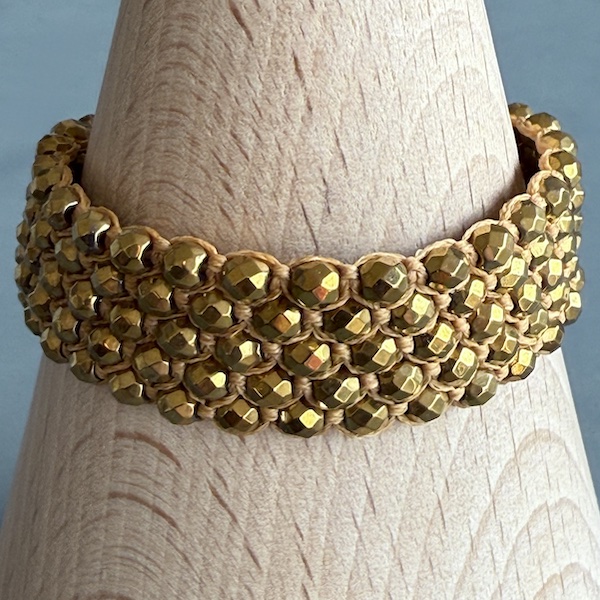 Manchette macramé hématite dorée-1