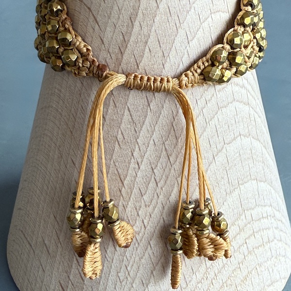 Manchette macramé hématite dorée-2