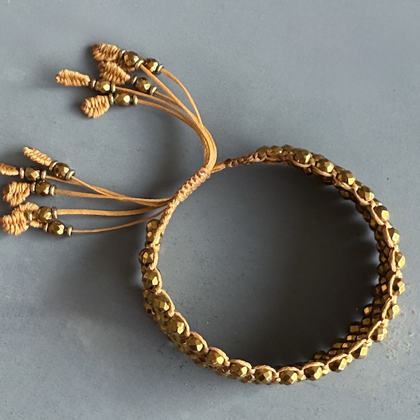 Manchette macramé hématite dorée-3