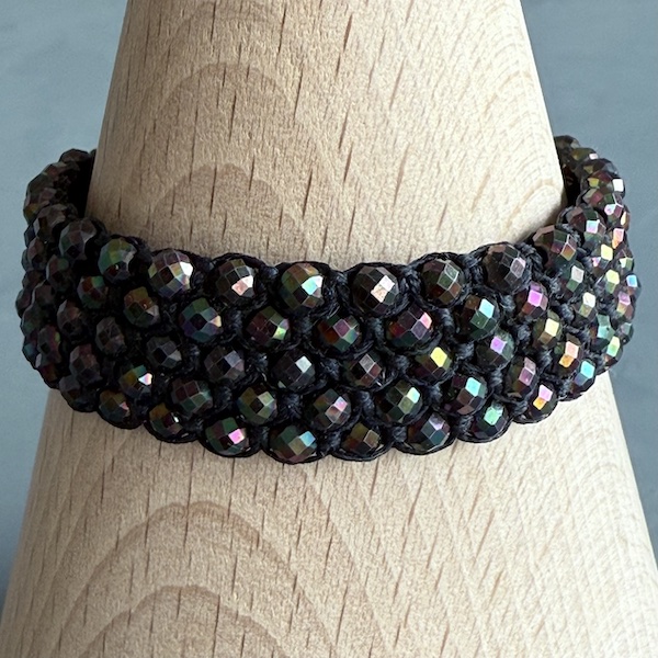 Manchette macramé hématite scarabée-2