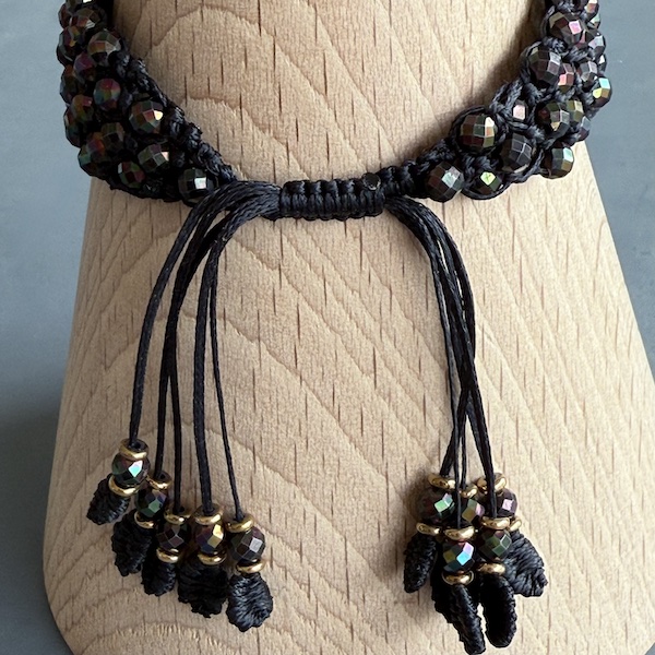 Manchette macramé hématite scarabée-3