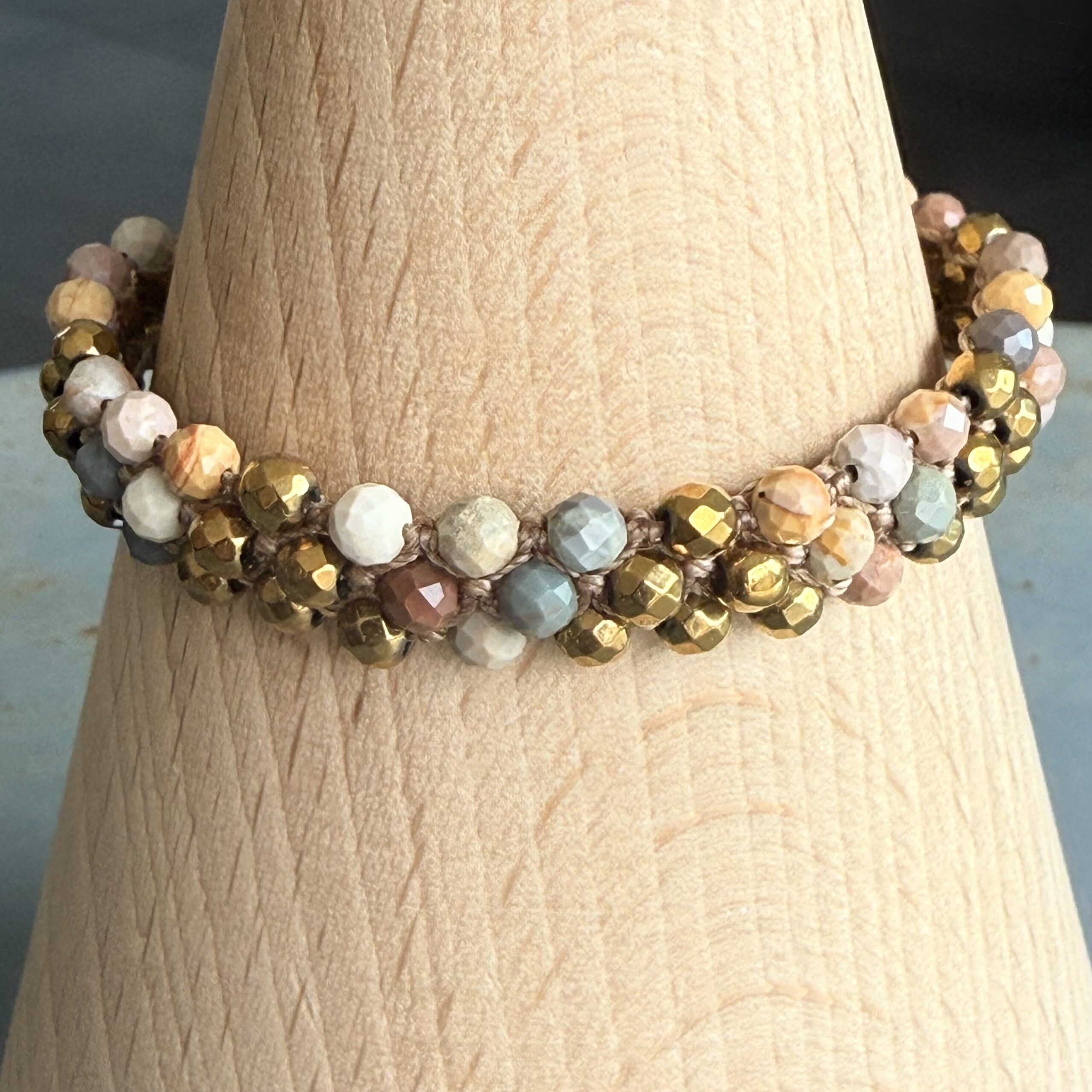 Bracelet macramé 3 rangs agate pastel-1